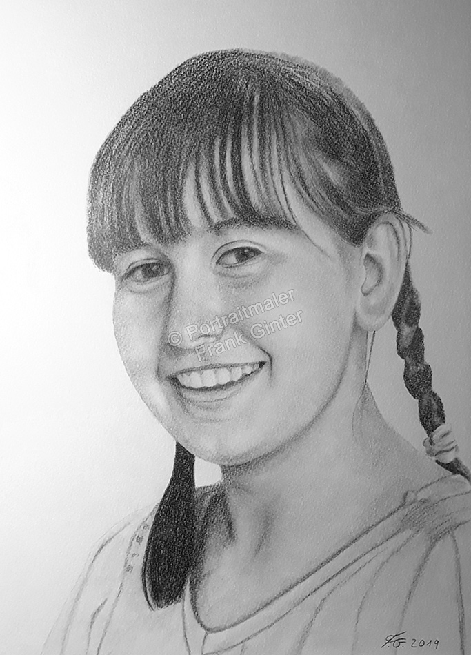 Kohle-Bleistift-Portraitzeichnung-Mädchen-Kind